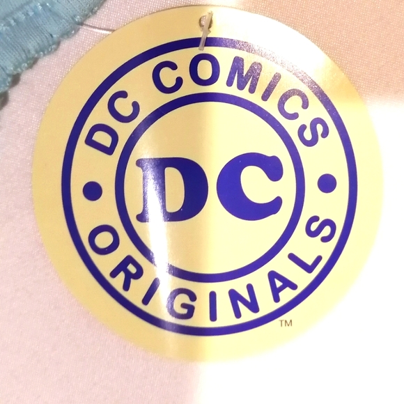 🔥SALE🔥 Wonder Woman DC Comics Baby Girl's Onesie Bodysuit NWT Size 0-3 Months - Picture 4 of 7